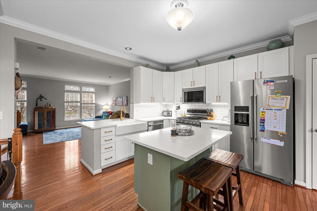 5076 GRIMM DRIVE