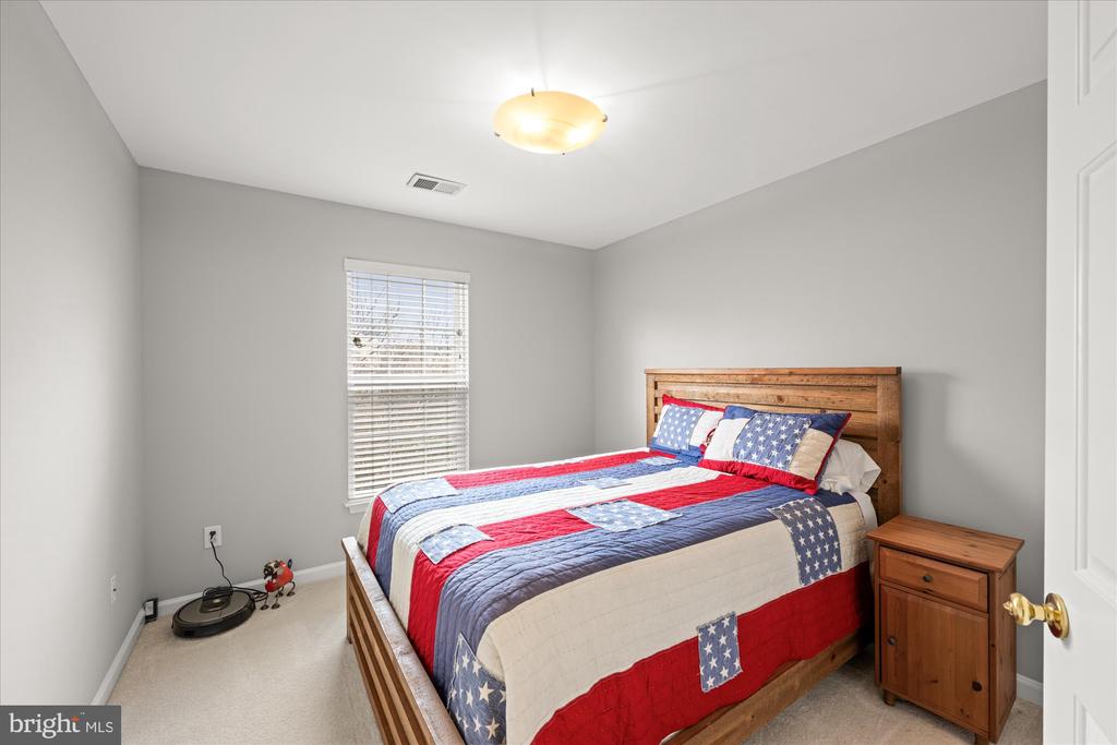 5076 GRIMM DRIVE