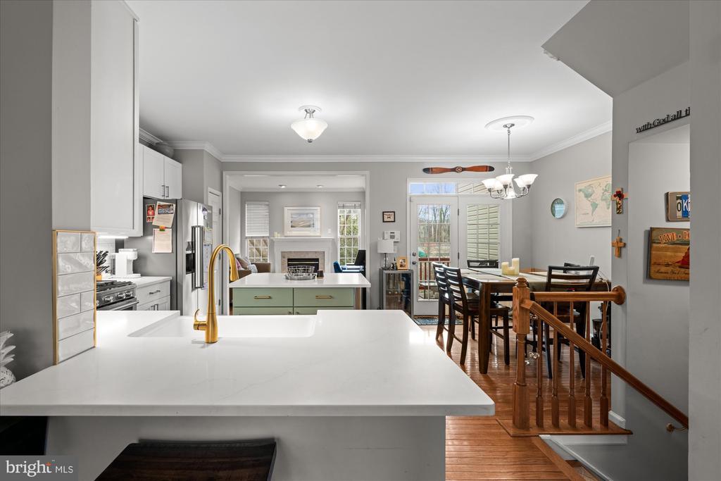 5076 GRIMM DRIVE