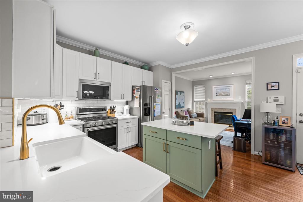 5076 GRIMM DRIVE