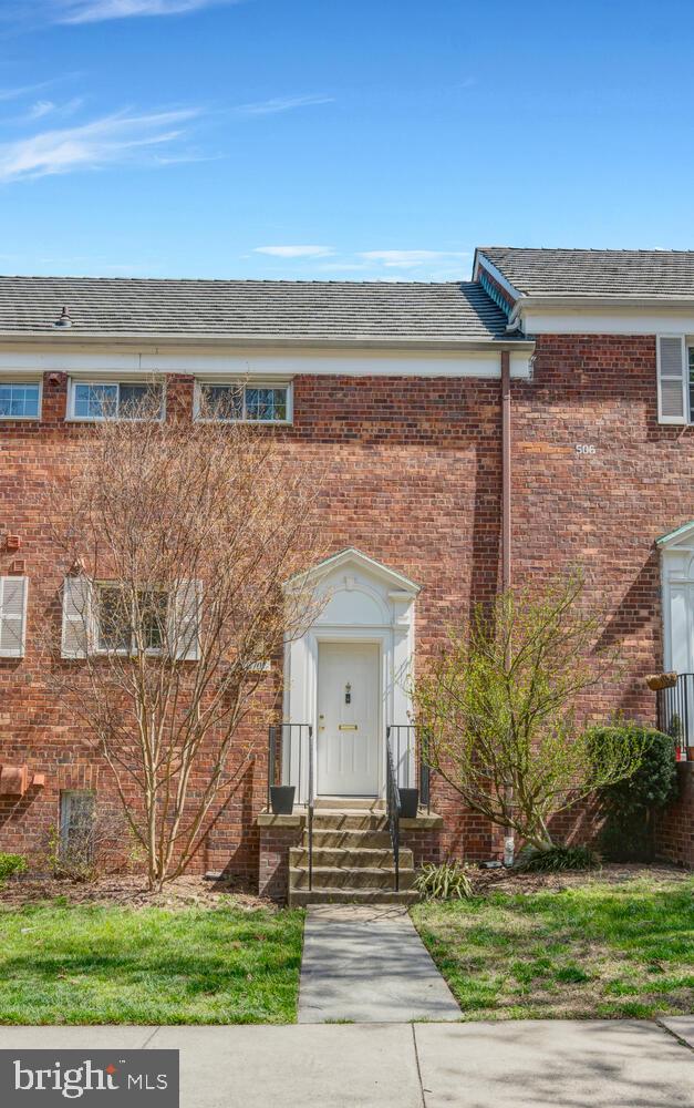 3707 HOLMES LANE