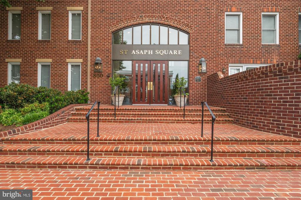 800 S SAINT ASAPH STREET 303