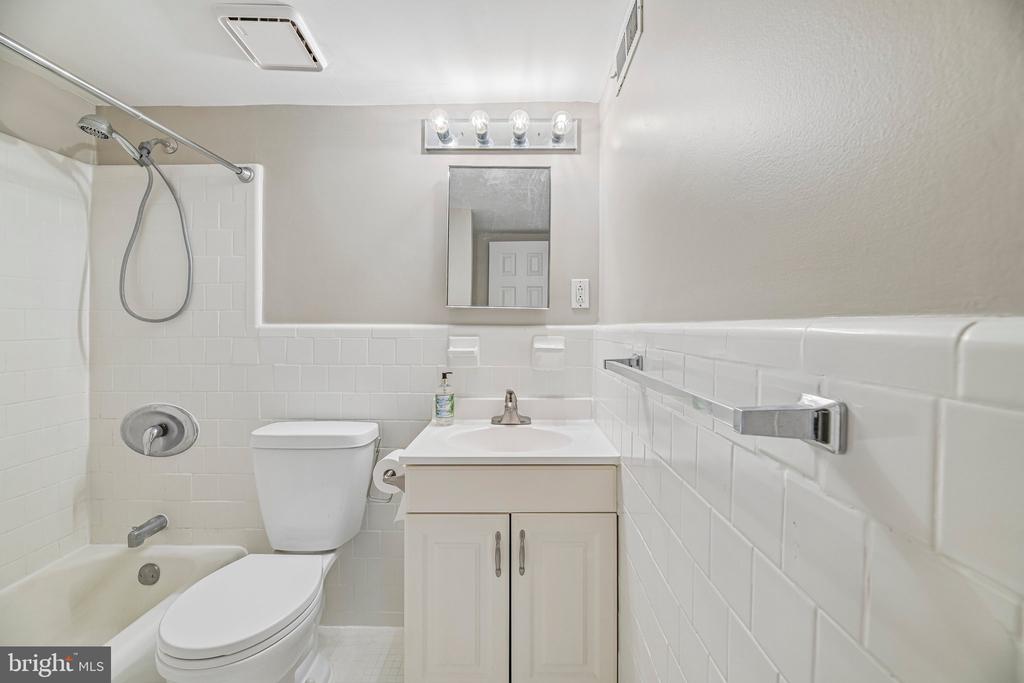 3220 S 28TH STREET 304