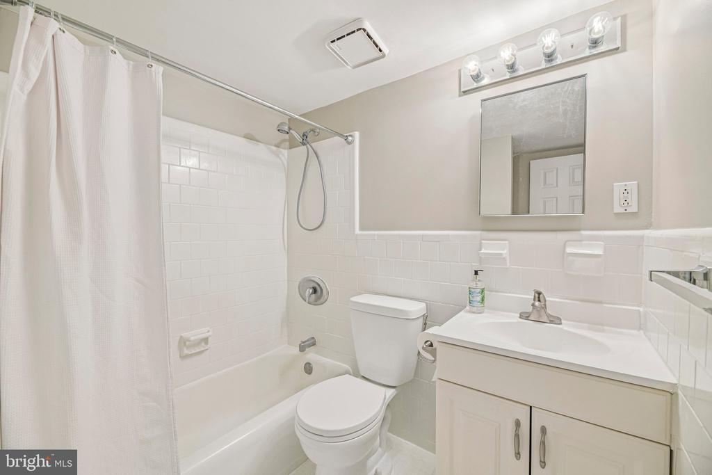 3220 S 28TH STREET 304