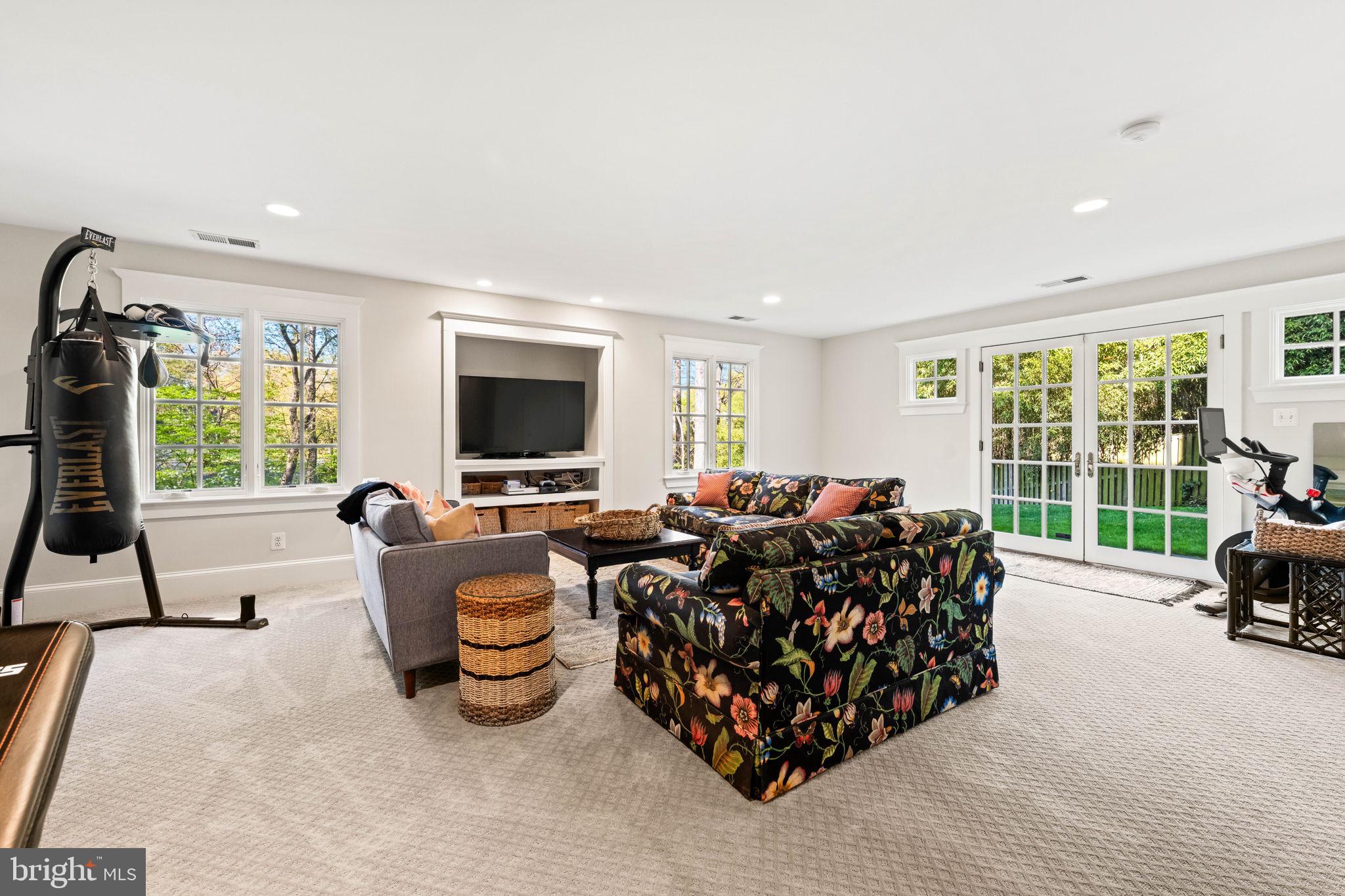 1301 KINGSTON AVENUE