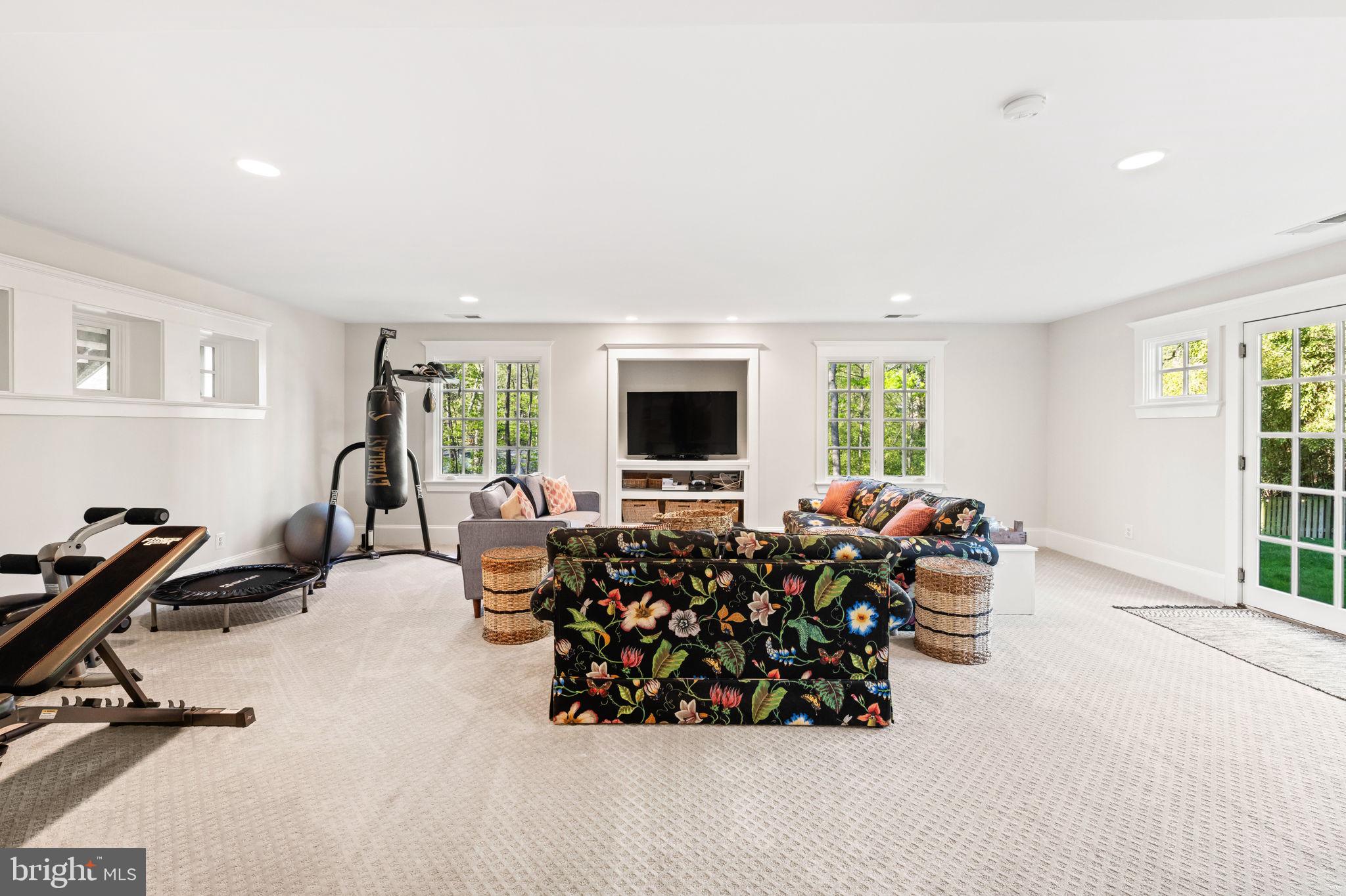 1301 KINGSTON AVENUE