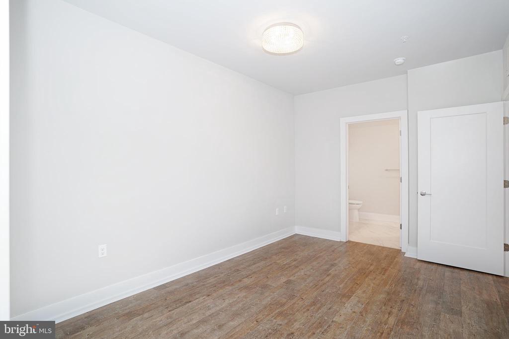 1800 MOUNT VERNON AVENUE 309