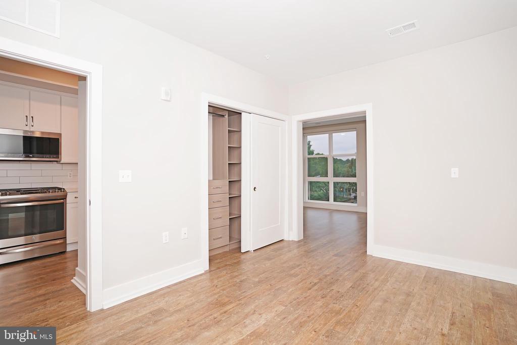 1800 MOUNT VERNON AVENUE 309