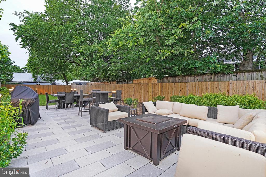 1800 MOUNT VERNON AVENUE 309
