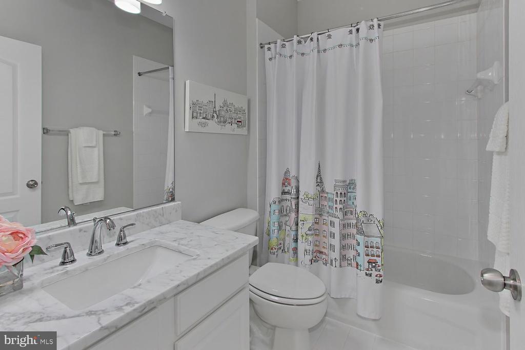 5238 BESSLEY PLACE