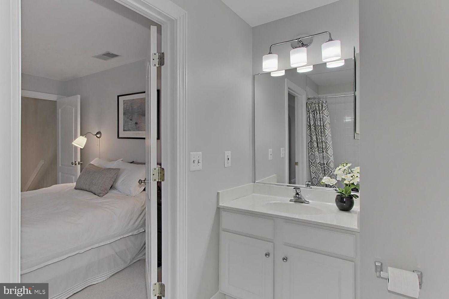 5238 BESSLEY PLACE