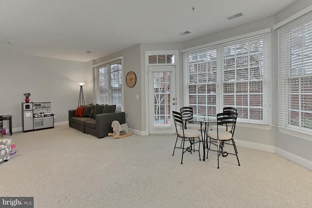 5238 BESSLEY PLACE