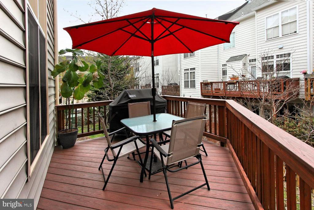 5238 BESSLEY PLACE