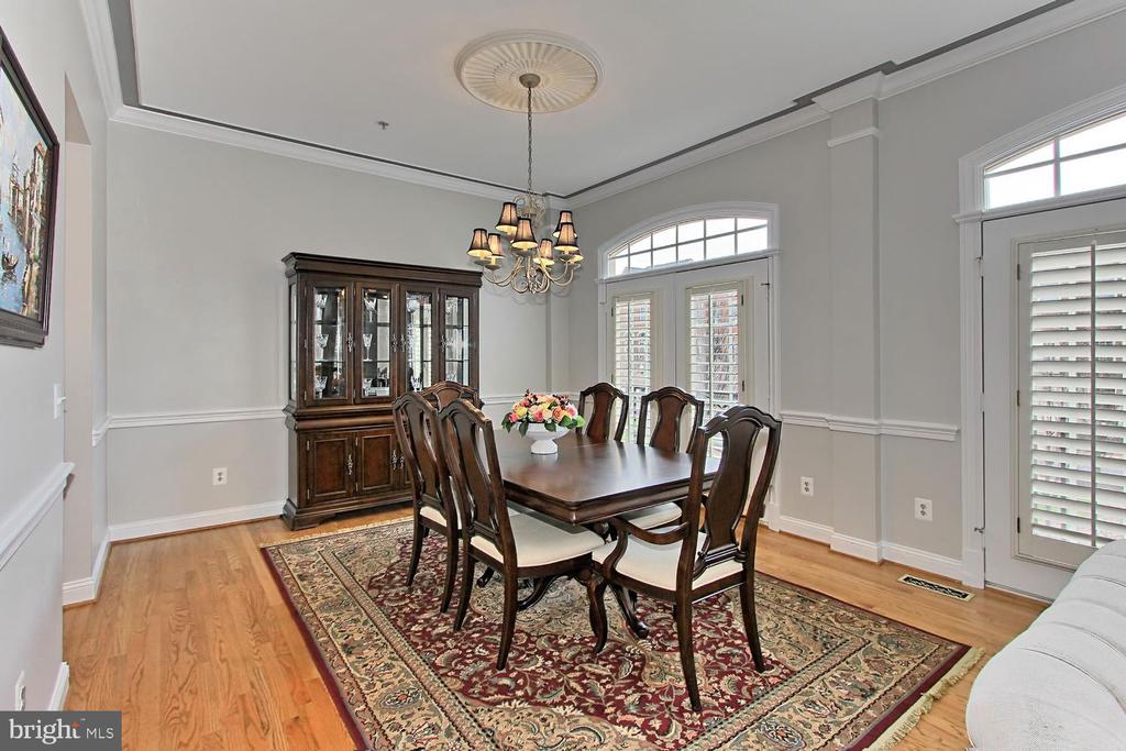 5238 BESSLEY PLACE