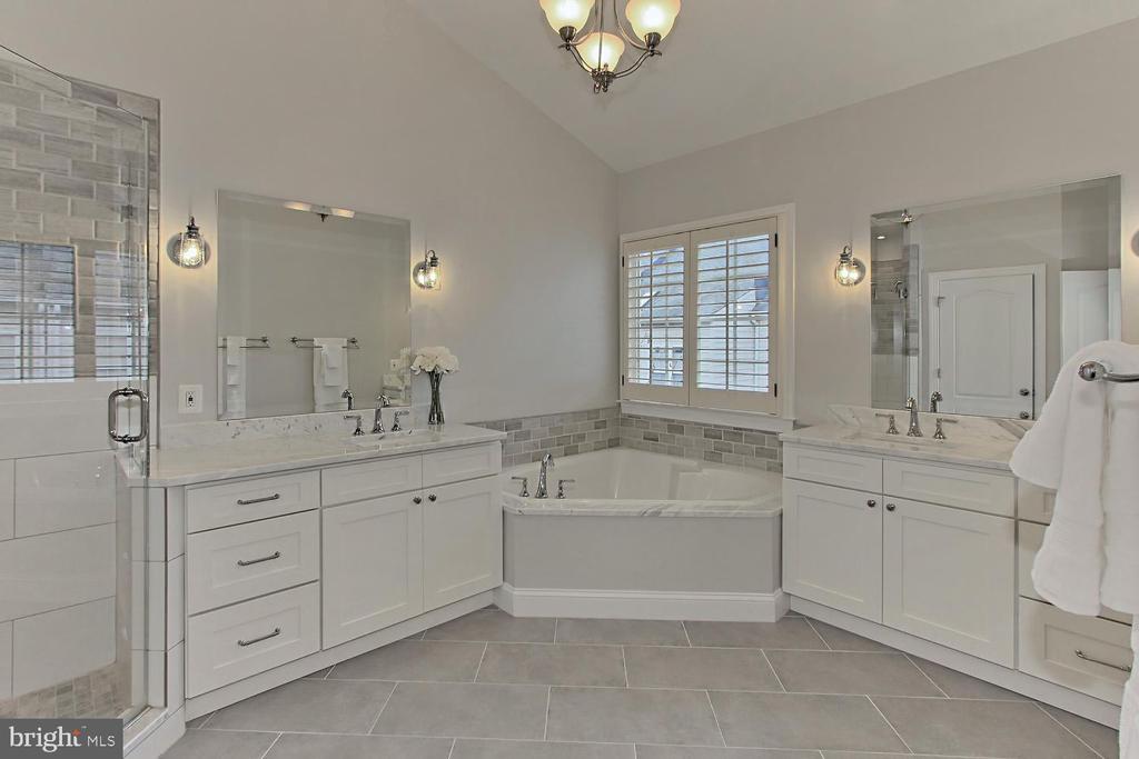 5238 BESSLEY PLACE