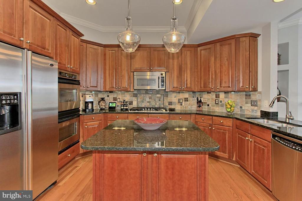 5238 BESSLEY PLACE