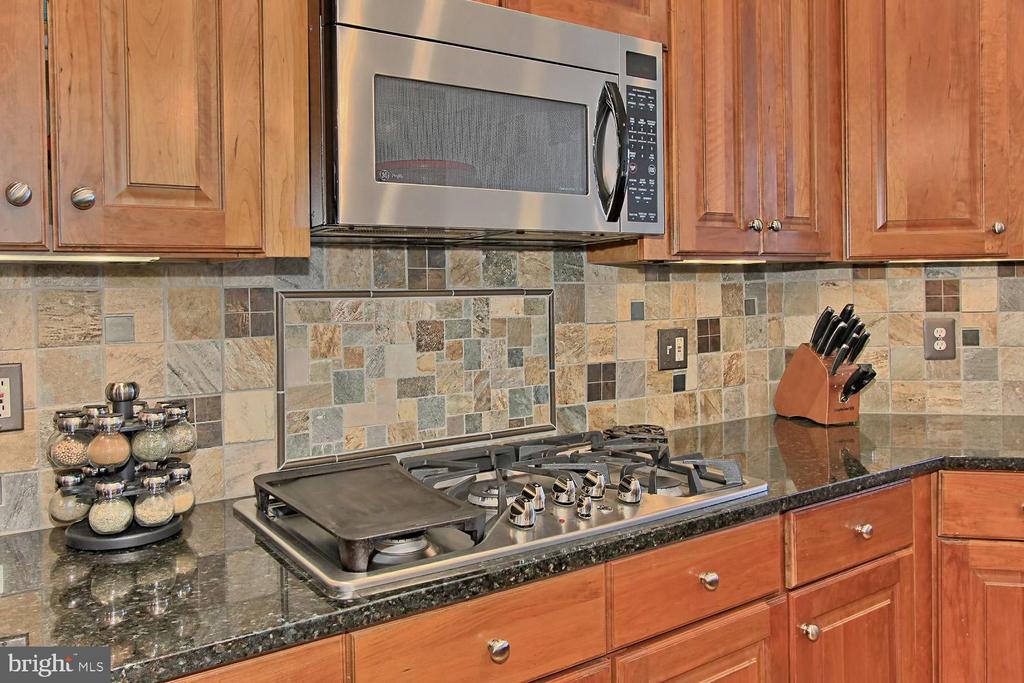 5238 BESSLEY PLACE