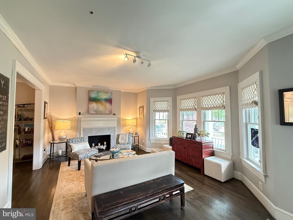 3 W MASONIC VIEW AVENUE