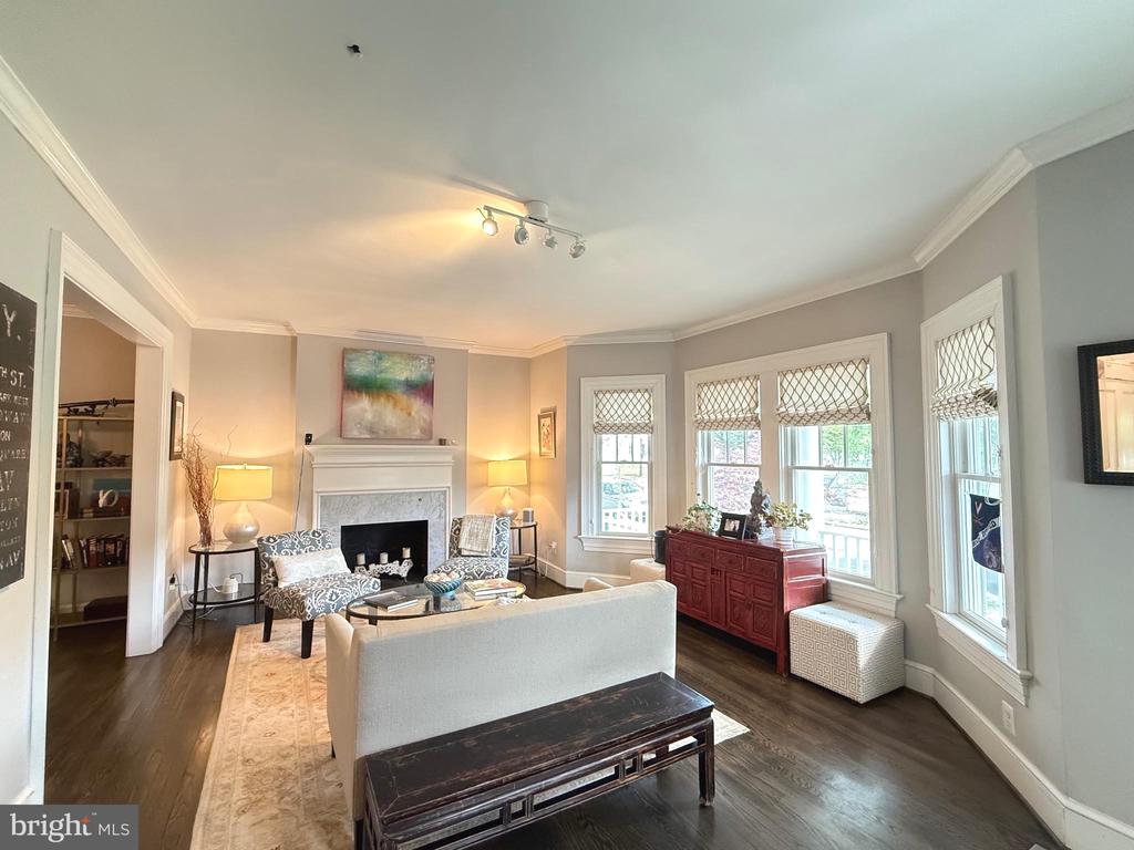 3 W MASONIC VIEW AVENUE