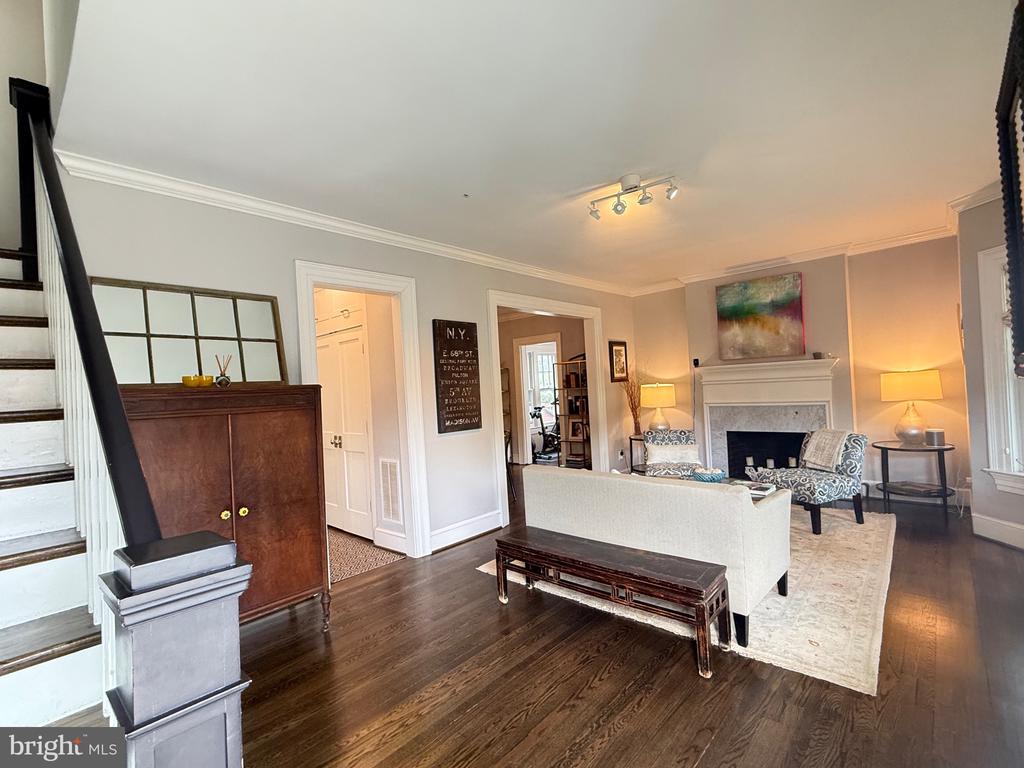 3 W MASONIC VIEW AVENUE