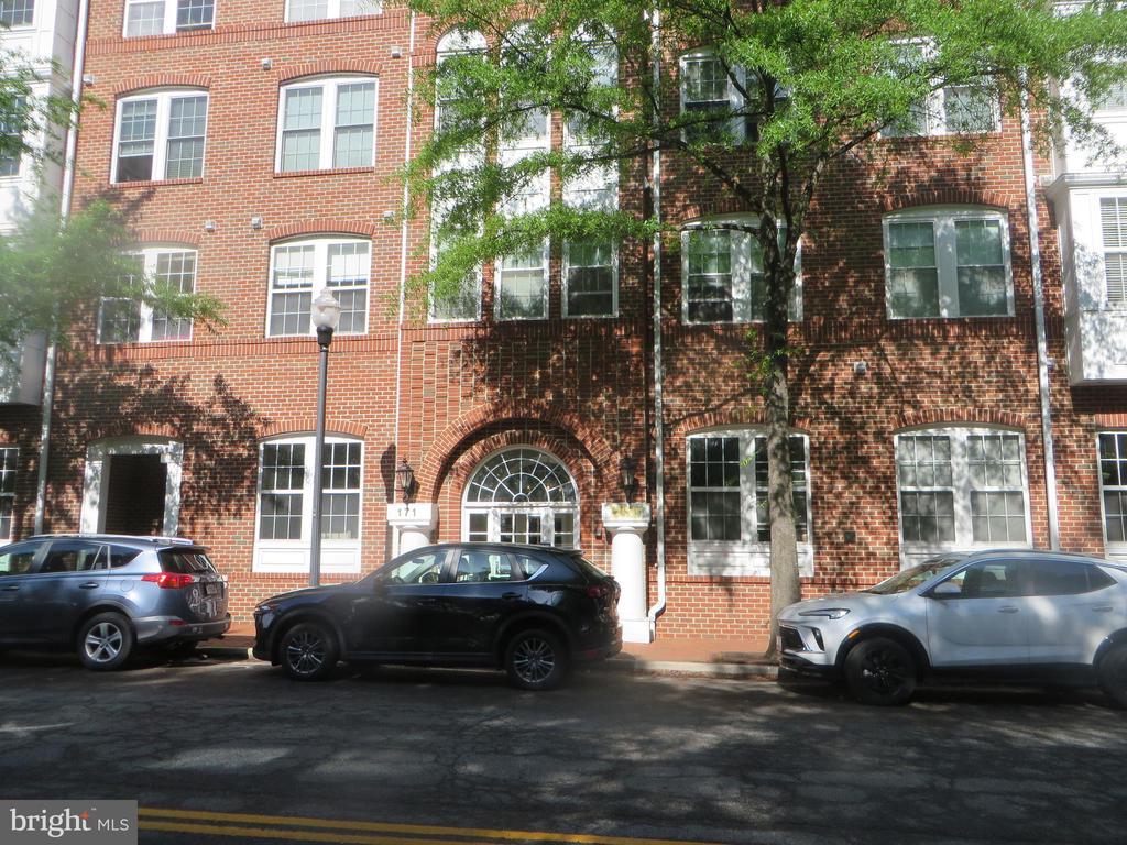 171 SOMERVELLE 414