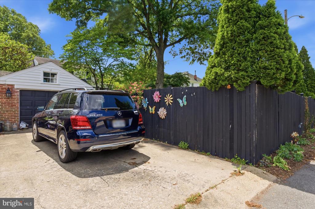 100 E MONROE AVENUE