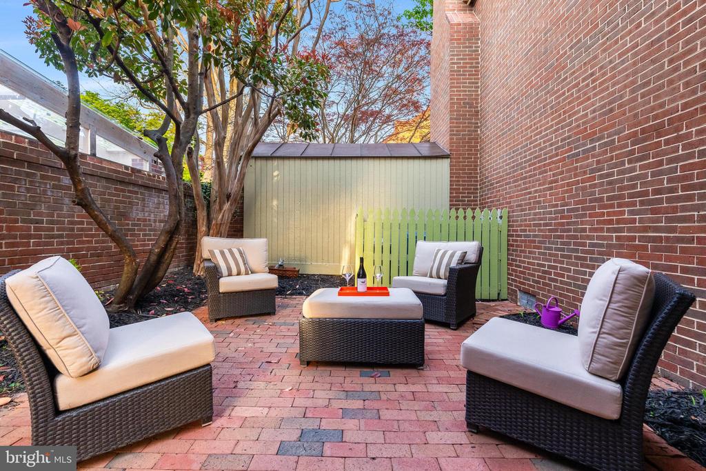 428 S FAIRFAX STREET