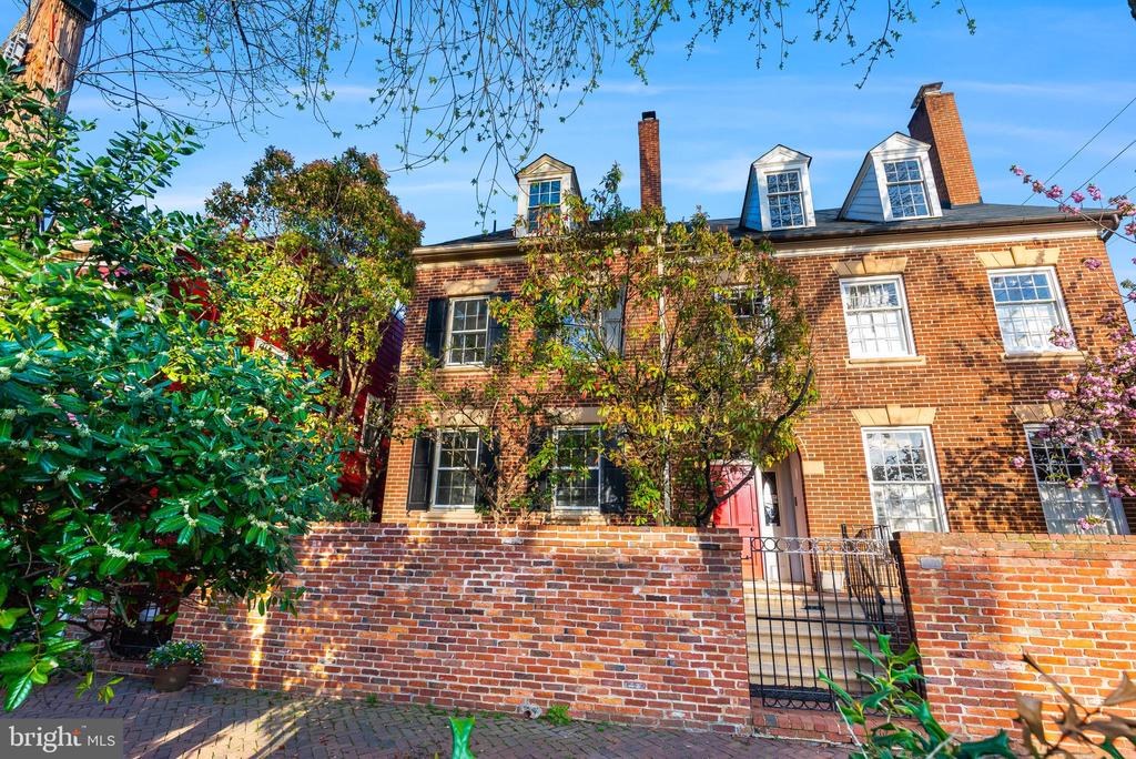 428 S FAIRFAX STREET
