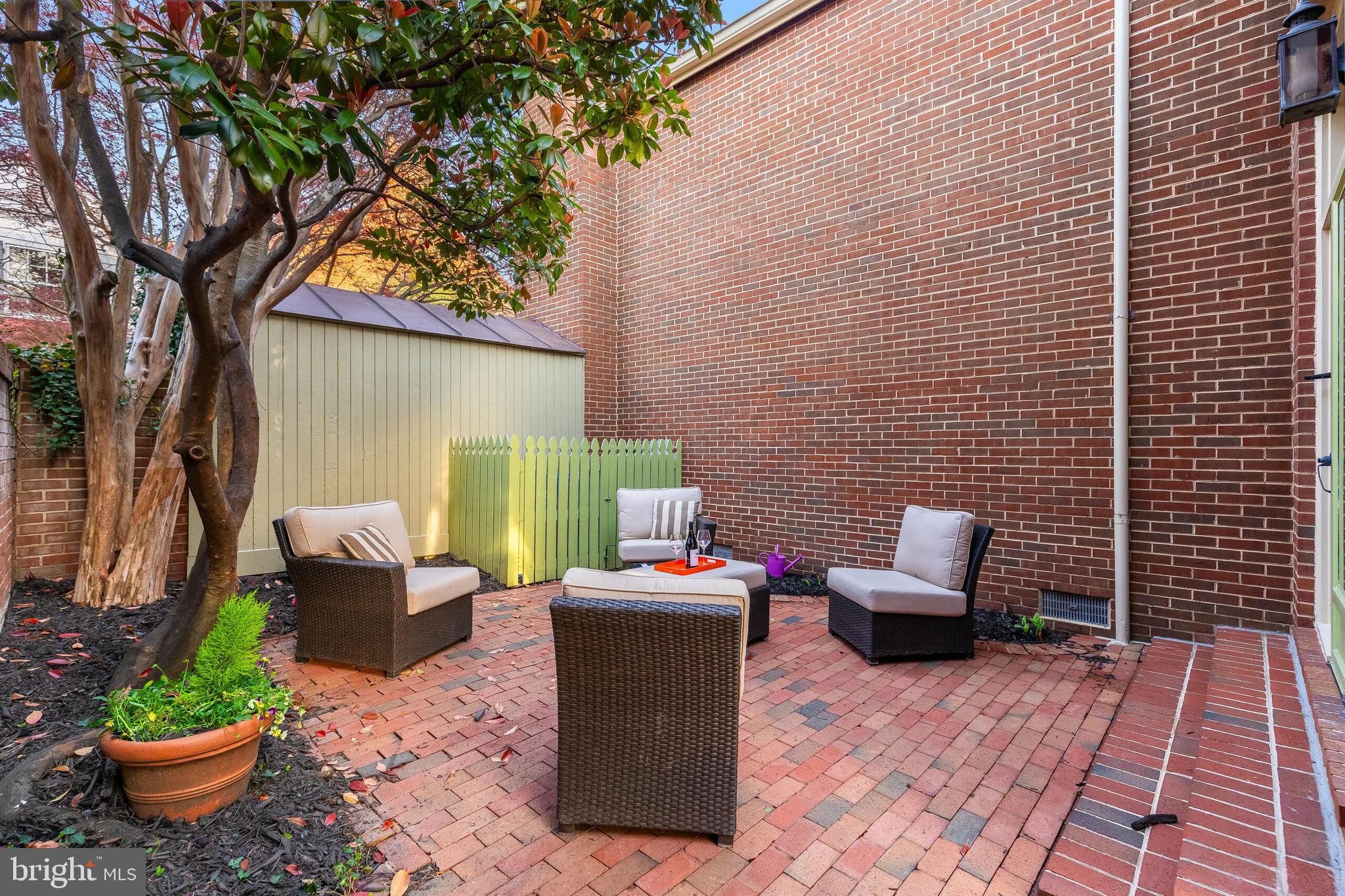 428 S FAIRFAX STREET