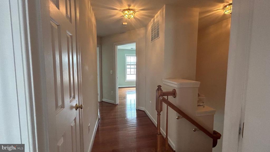 939 HARRISON CIRCLE