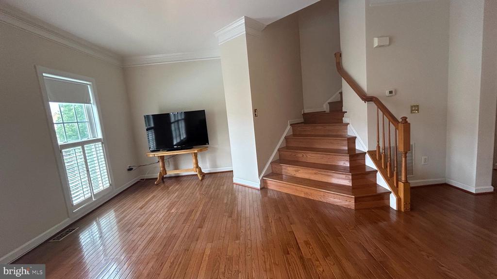 939 HARRISON CIRCLE