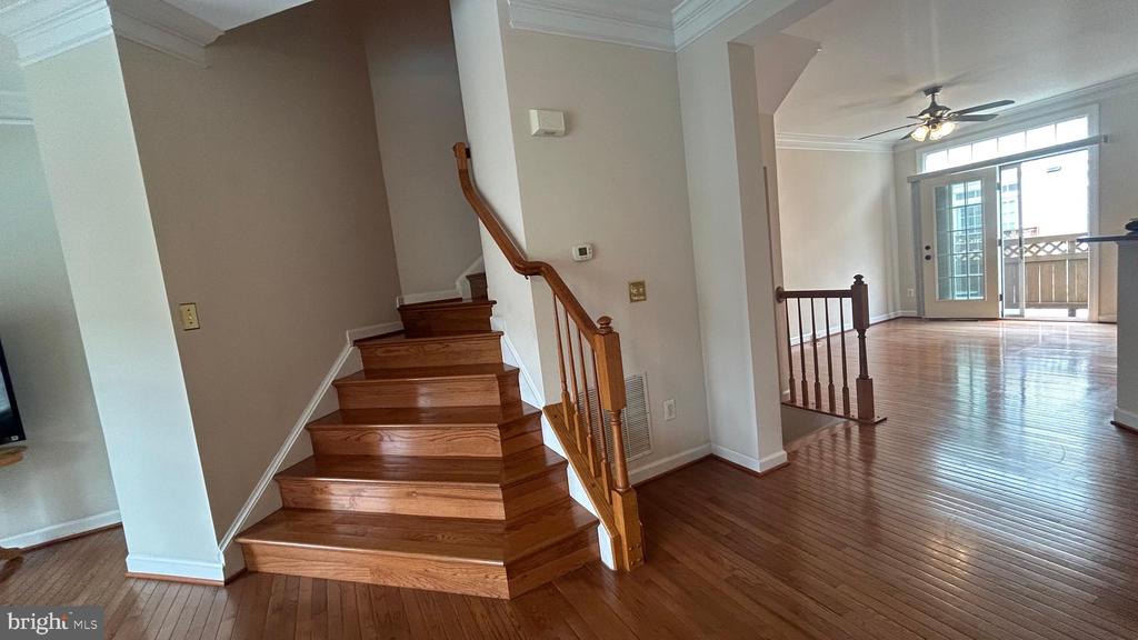 939 HARRISON CIRCLE