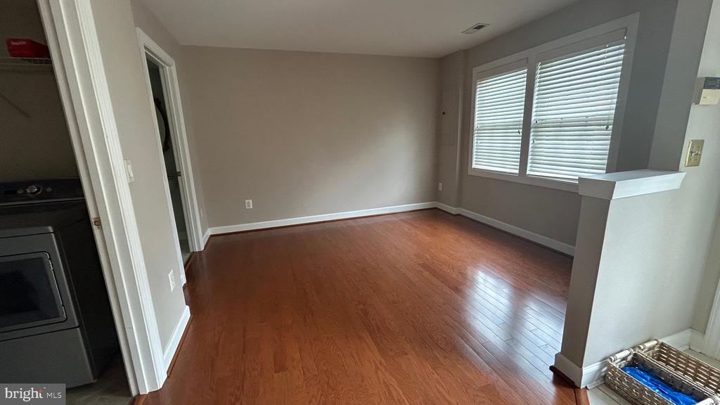 939 HARRISON CIRCLE