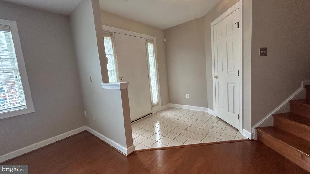 939 HARRISON CIRCLE
