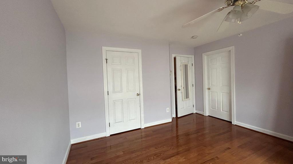 939 HARRISON CIRCLE