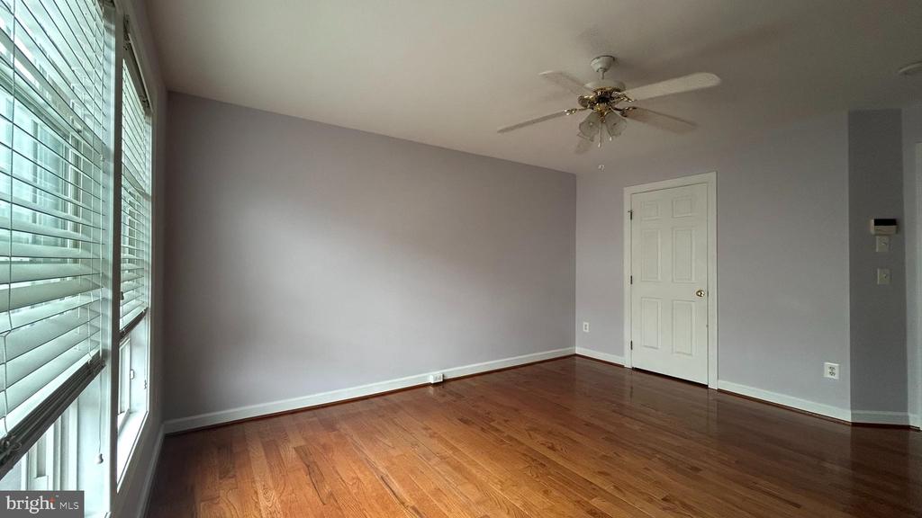 939 HARRISON CIRCLE