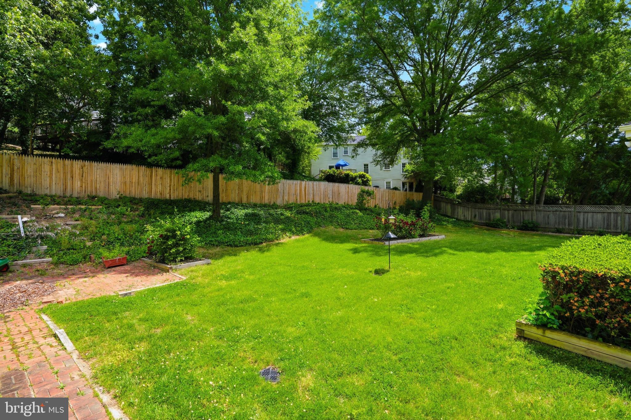 3901 COLONEL ELLIS AVENUE