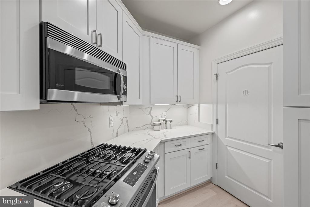 400 CAMERON STATION BOULEVARD 202