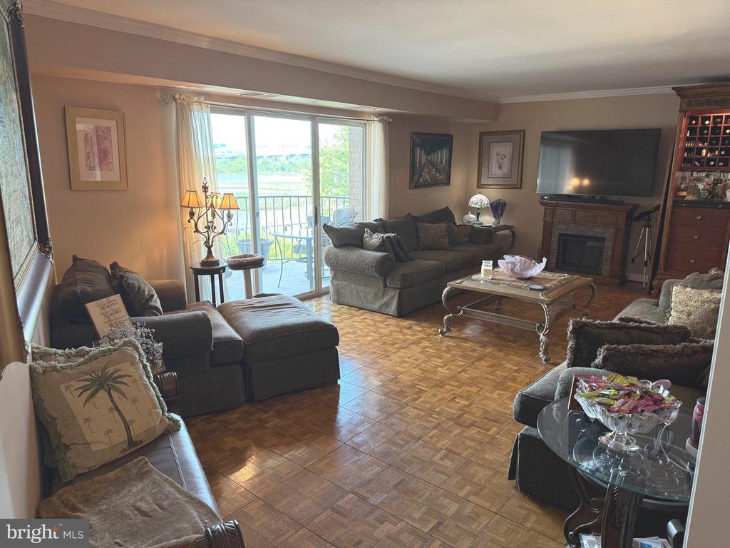 1250 S WASHINGTON STREET S Unit: 207