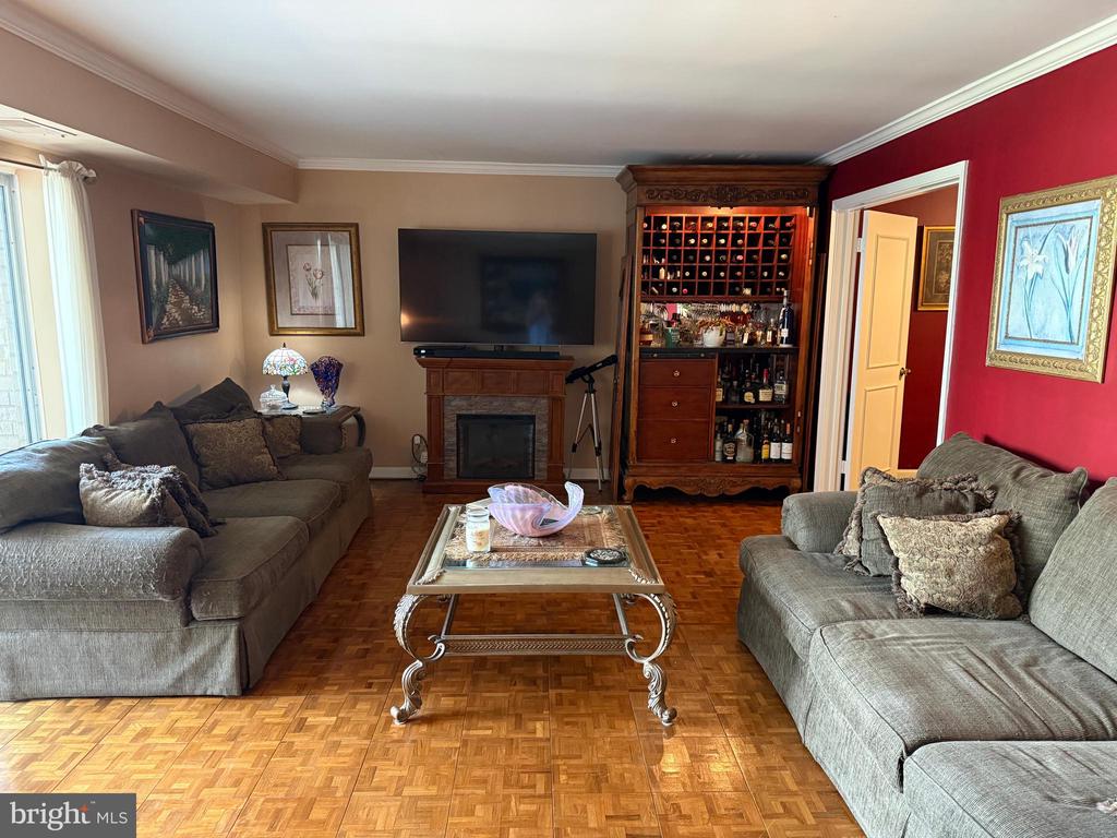1250 S WASHINGTON STREET S Unit: 207
