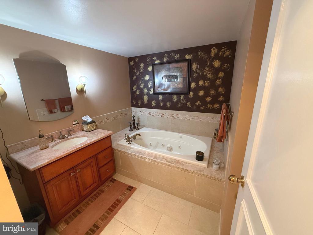 1250 S WASHINGTON STREET S Unit: 207