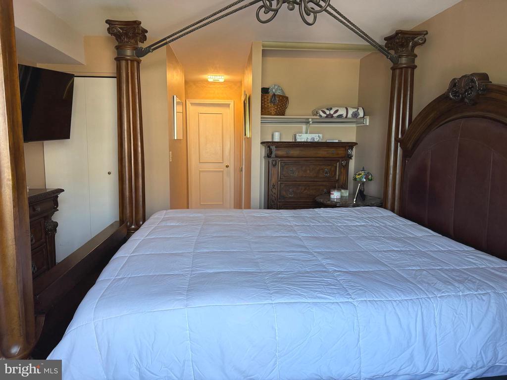 1250 S WASHINGTON STREET S Unit: 207