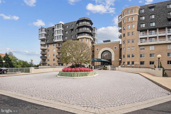 1250 S WASHINGTON STREET S Unit: 207