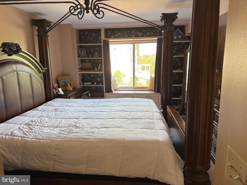 1250 S WASHINGTON STREET S Unit: 207