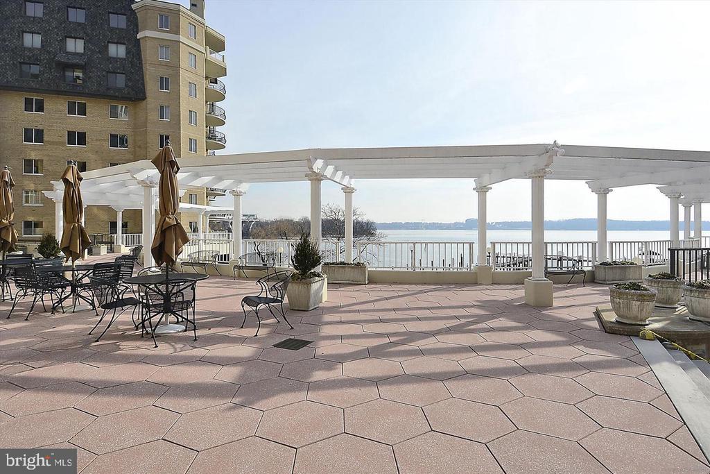 1250 S WASHINGTON STREET S Unit: 207