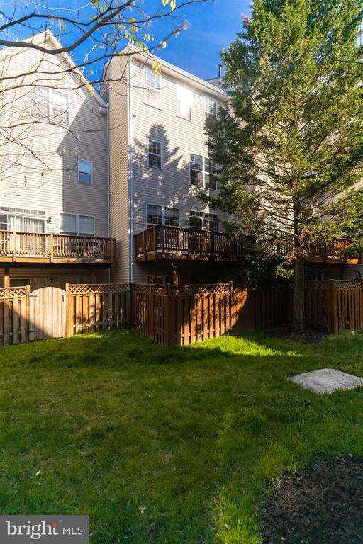 5140 DONOVAN DRIVE