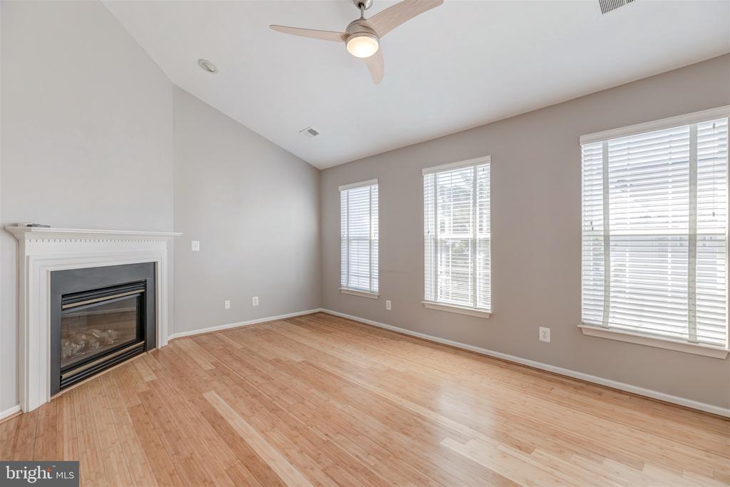 5140 DONOVAN DRIVE