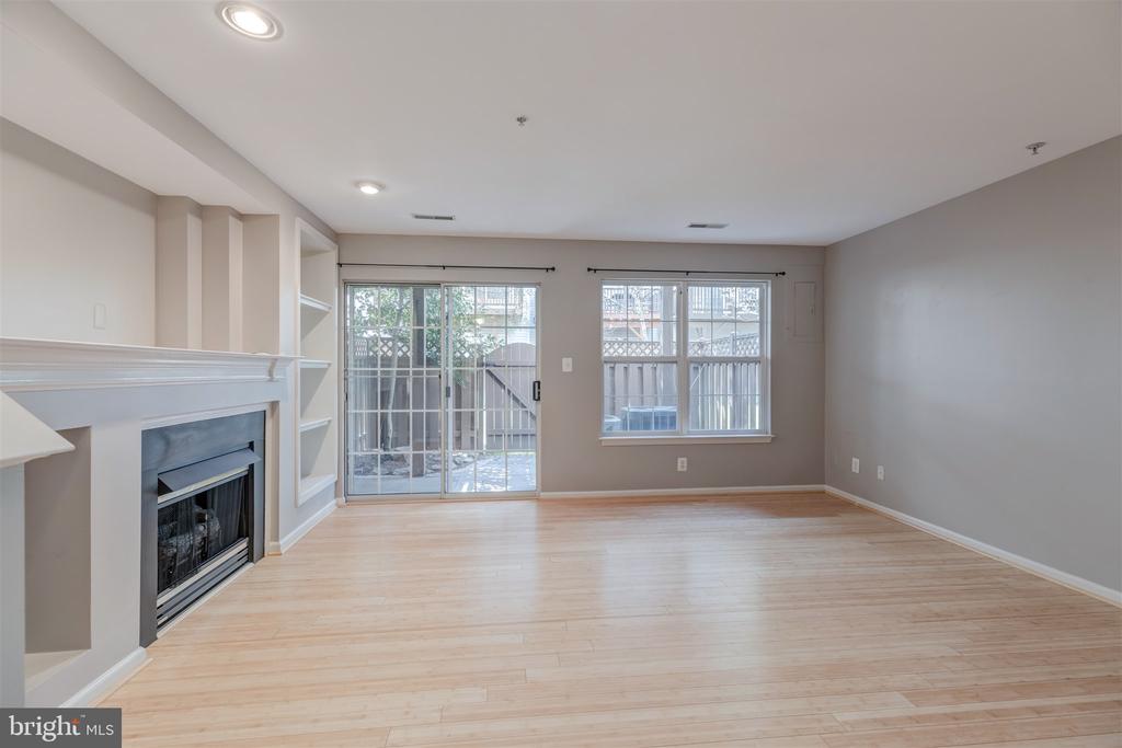 5140 DONOVAN DRIVE