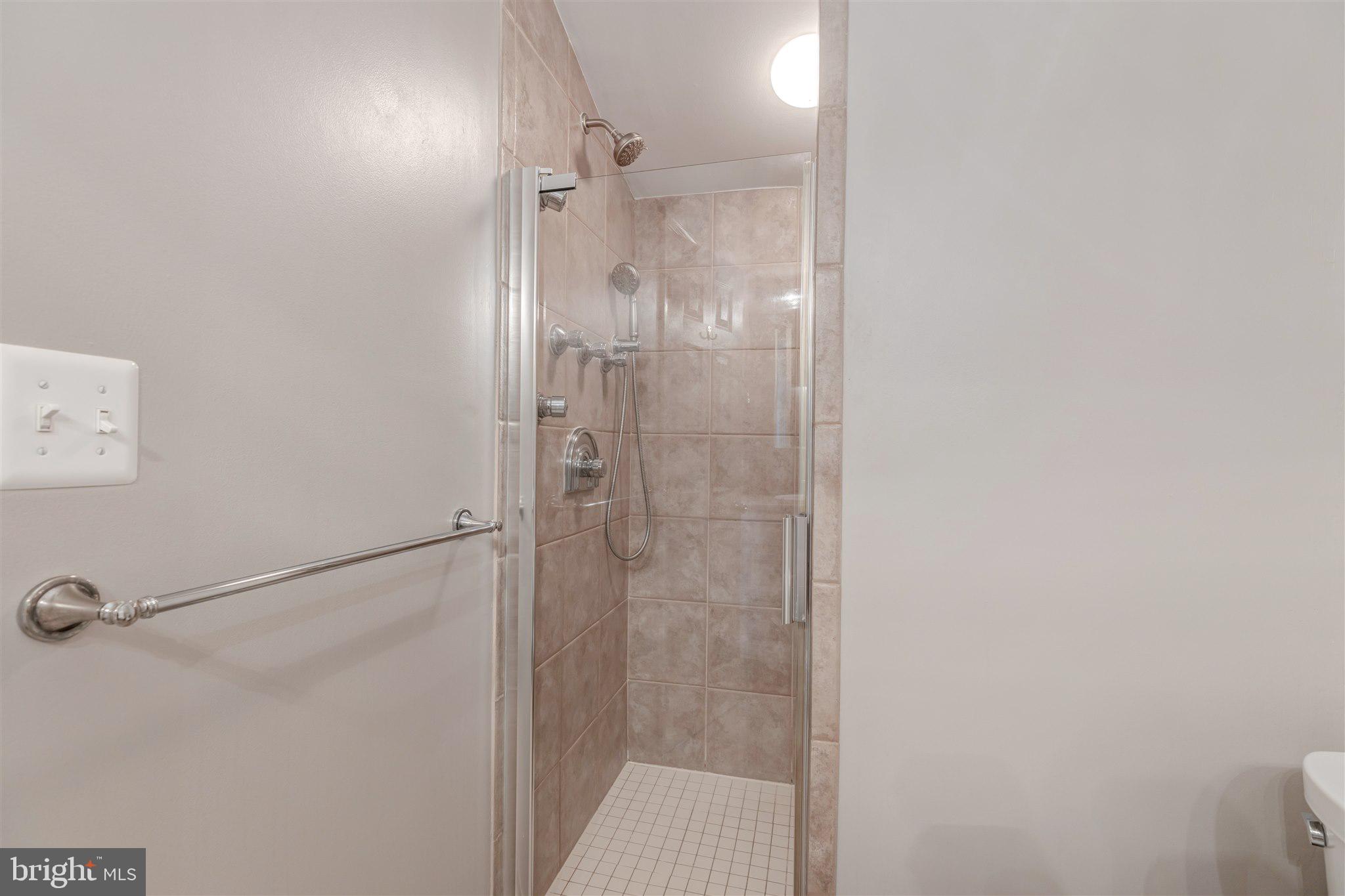 5140 DONOVAN DRIVE