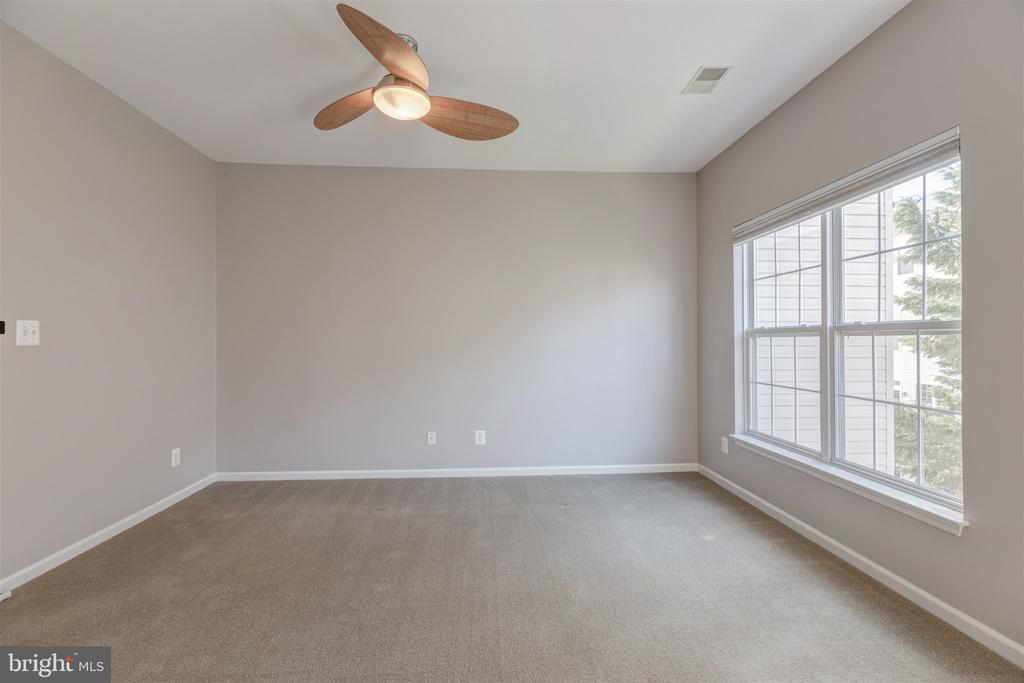 5140 DONOVAN DRIVE